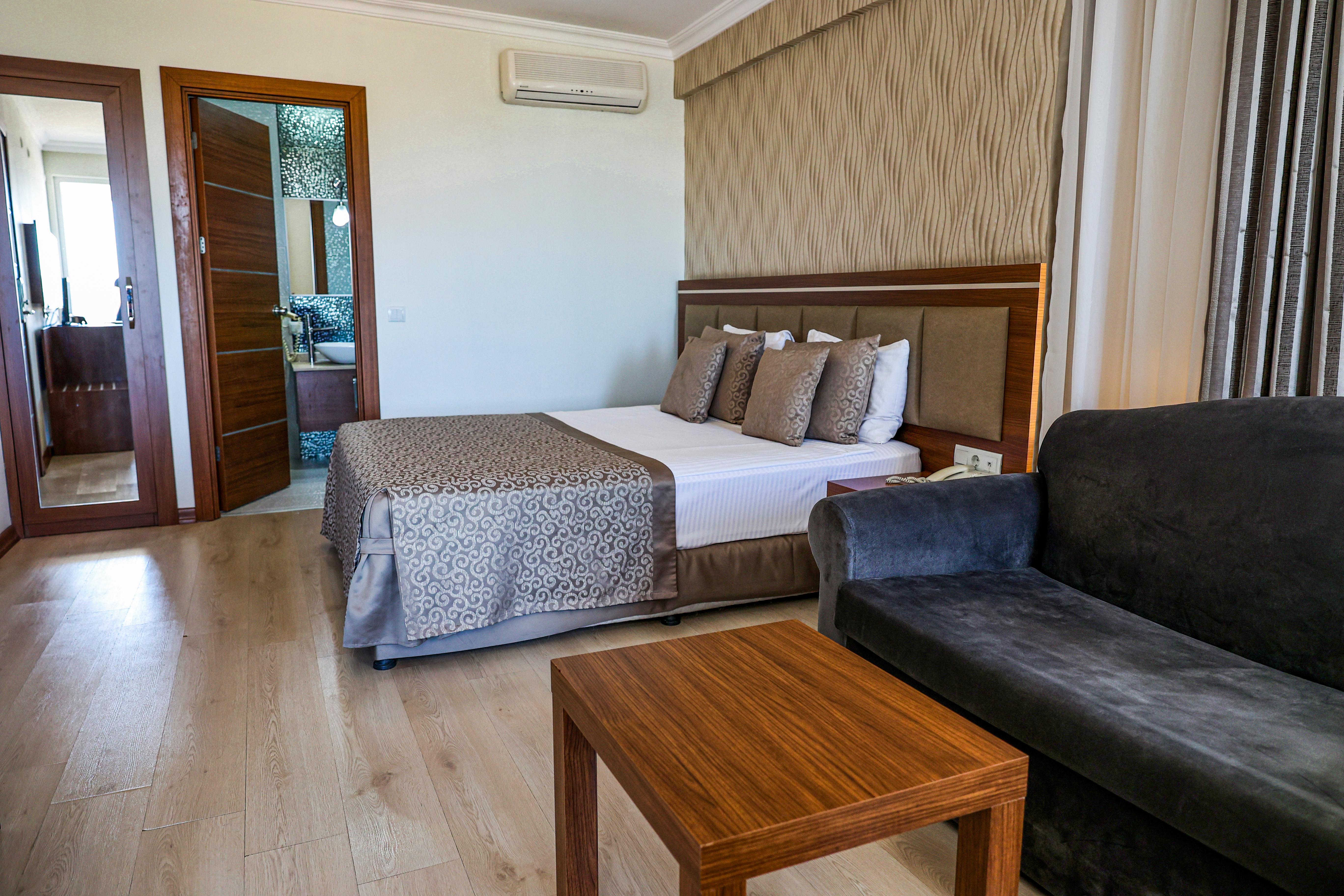 The Corner Park Hotel Antalya Exterior photo