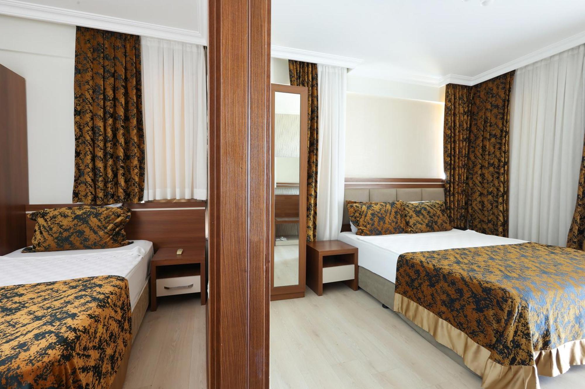 The Corner Park Hotel Antalya Exterior photo