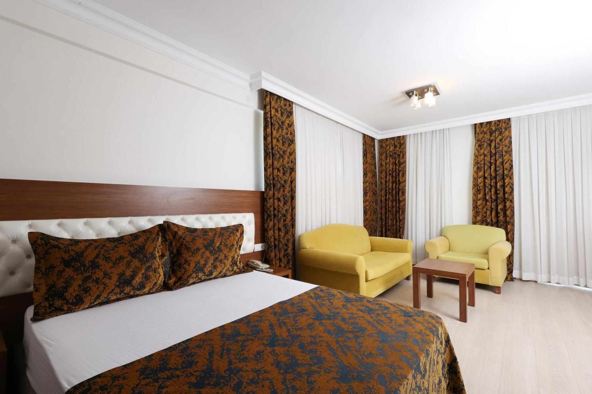 The Corner Park Hotel Antalya Exterior photo
