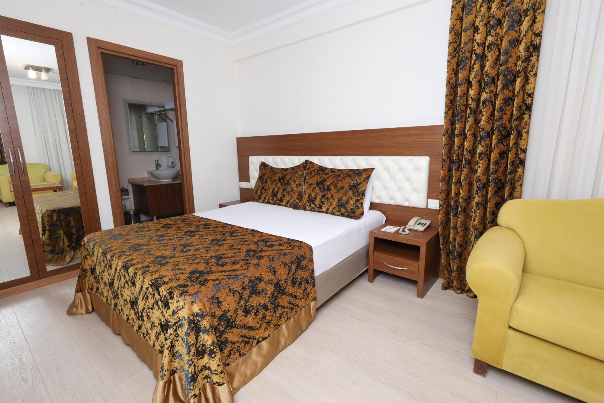 The Corner Park Hotel Antalya Exterior photo