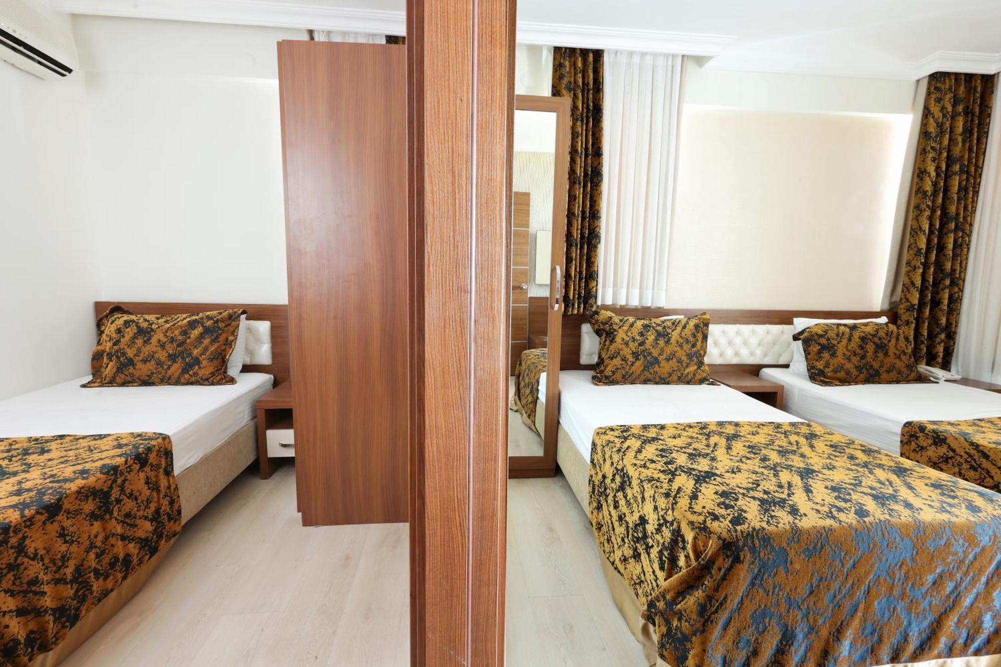 The Corner Park Hotel Antalya Exterior photo